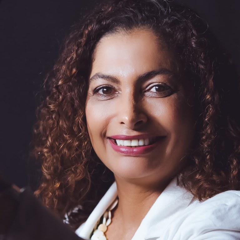 Dra Eli Narciso